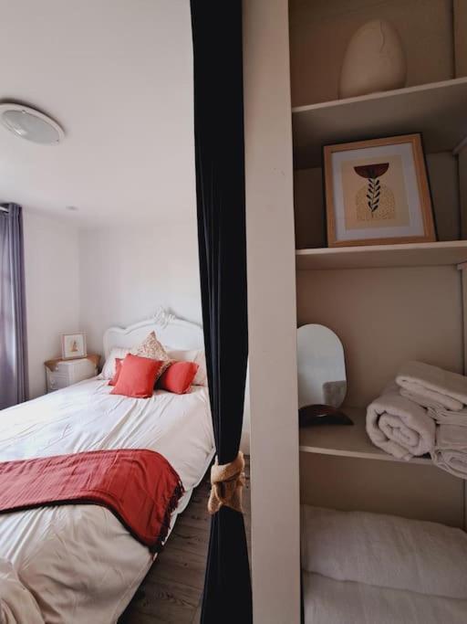 Charmant Duplex A Thiers, Vue Sur La Chaine Des Puys エクステリア 写真